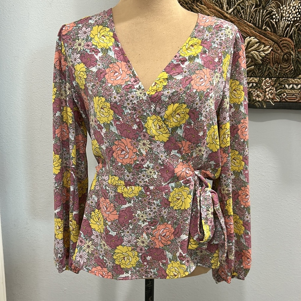 Pleione by Anthropologie Floral Peplum Top. Size S